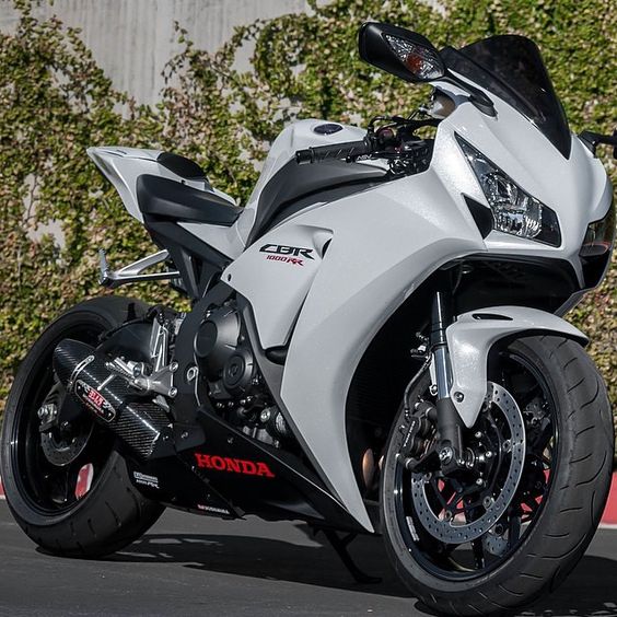 Honda CBR 125R фото