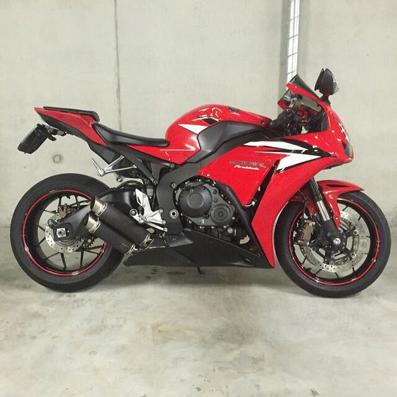 Фото Honda CBR 1000 RR ABS